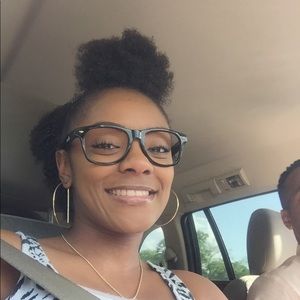 Meet your Posher, Laquiea